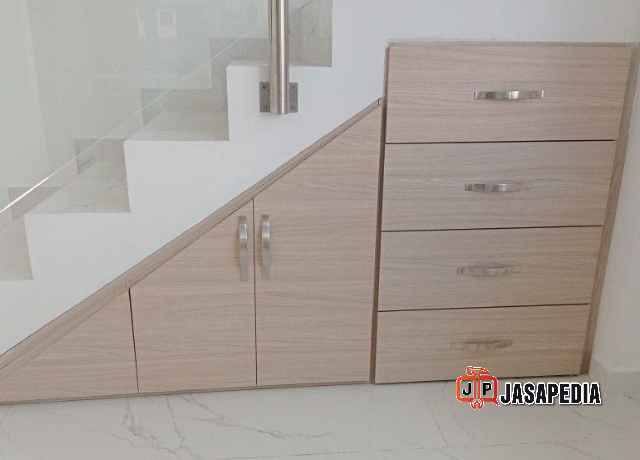 Jasa pasang lemari bawah tangga hpl solusi rumah rapi seketika