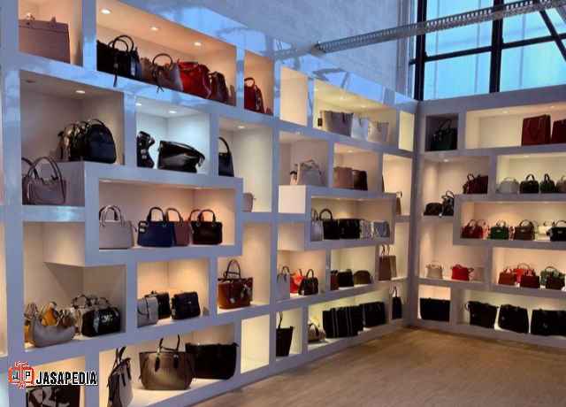 Jasa display jualan Tangerang etalase tas branded, auto dilirik sosialita!