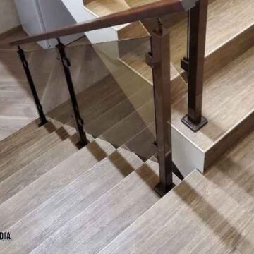 Jasa pasang vinyl lantai tangga rumah Depok rapi Jasa pasang vinyl lantai tangga rumah Depok rapi